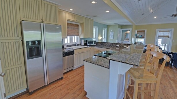 Private kitchen - MCBTS-8 Wisteria (Panama City Beach)