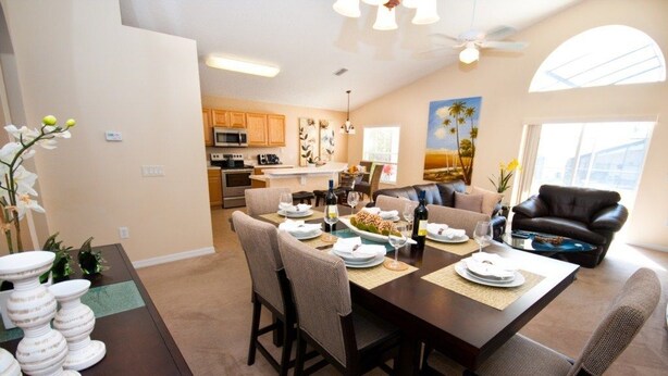 Living area - HighGate Park at Legacy Park (Davenport)