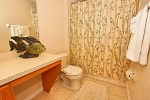 Apartment, Multiple Bedrooms | Bathroom | Hair dryer - Cheshire Cat's Lair (Davenport)