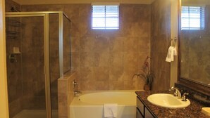 Apartment, Multiple Bedrooms | Bathroom - Bella Piazza 3 Bedroom/3Bath Overlooking Resort (Davenport)