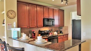 Apartment, Multiple Bedrooms | Private kitchen - Bella Piazza 3 Bedroom/3Bath Overlooking Resort (Davenport)