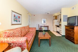 Apartment, Multiple Bedrooms | Living room