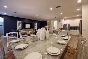 Apartment, Multiple Bedrooms | In-room dining