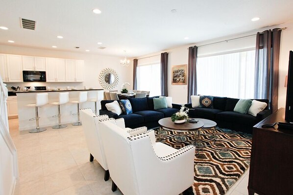 Apartment, Multiple Bedrooms | Living room