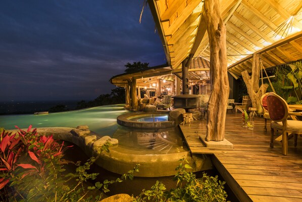 Outdoor pool - Origins Lodge (Bijagua)