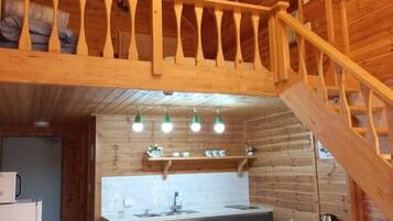 Deluxe Twin Room | Blackout drapes, free WiFi