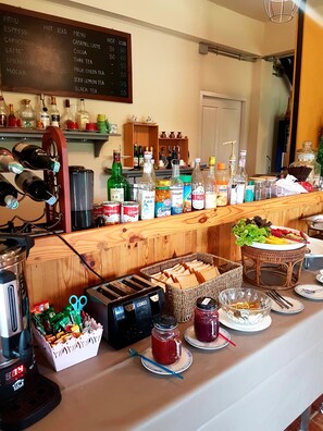 Local and international cuisine - Palazzo Pavone Gallery & Resort (Pak Chong)