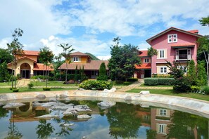 Property grounds - Palazzo Pavone Gallery & Resort (Pak Chong)