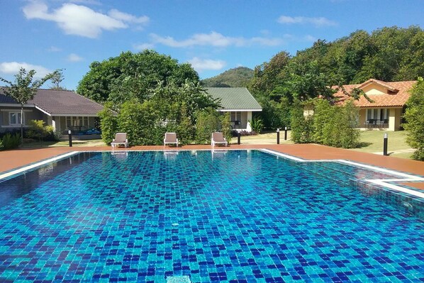 Outdoor pool, open 6 AM to 8 PM, pool loungers - Palazzo Pavone Gallery & Resort (Pak Chong)