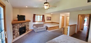 Télévision, cheminée