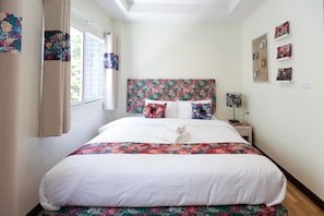 Superior King | Individually decorated, desk, blackout drapes, free WiFi