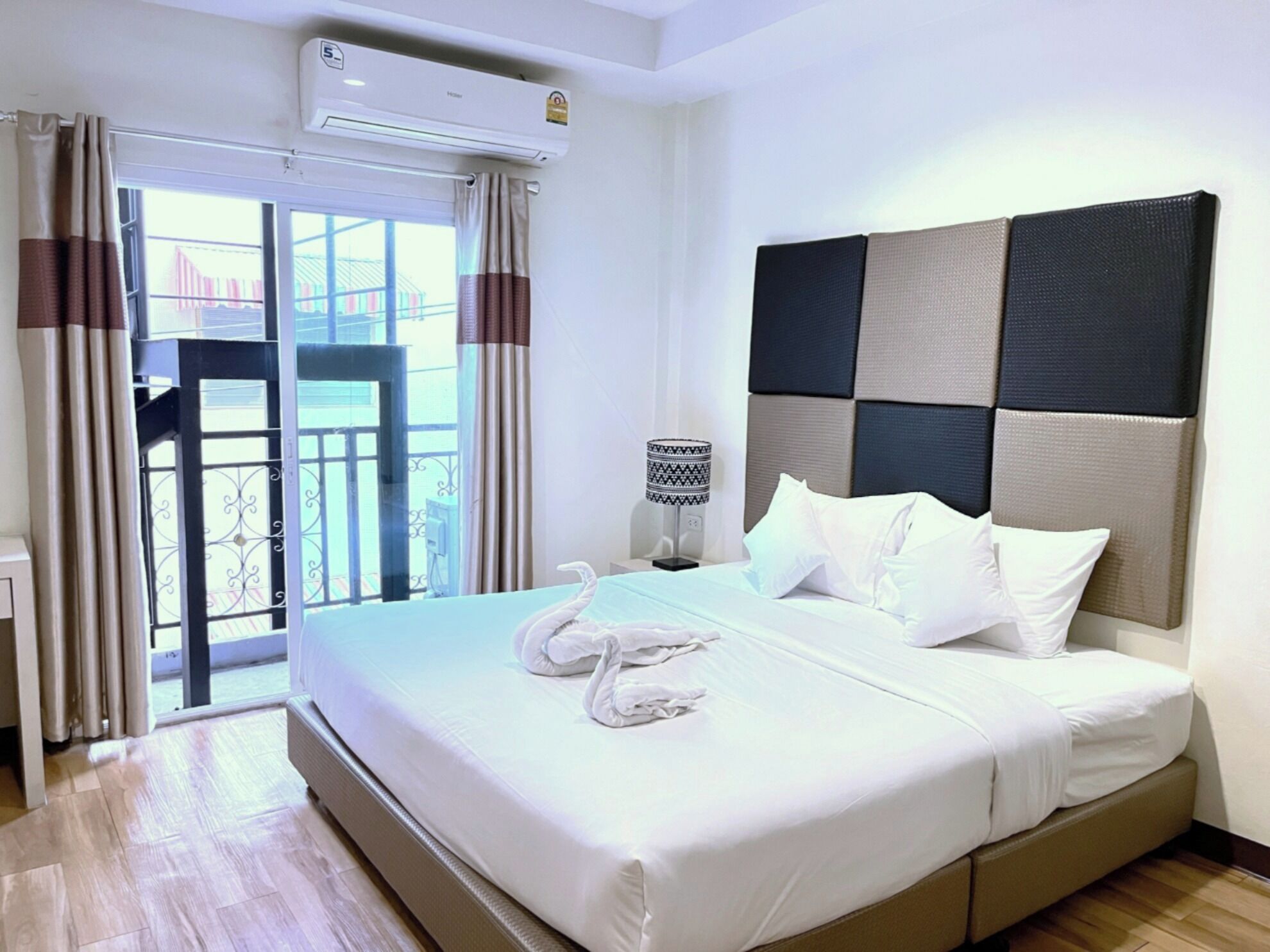 Deluxe King | View from room