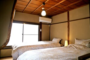 2 habitaciones, escritorio, wifi gratis y ropa de cama 