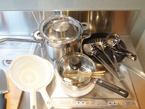 Refrigerador, microondas, placa de cocina, tetera/pava eléctrica