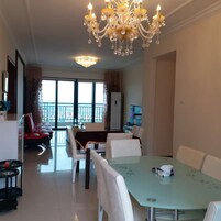 豪华三卧室公寓 | 客厅 | 电视