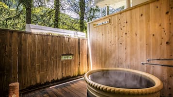 In-room safe, free WiFi