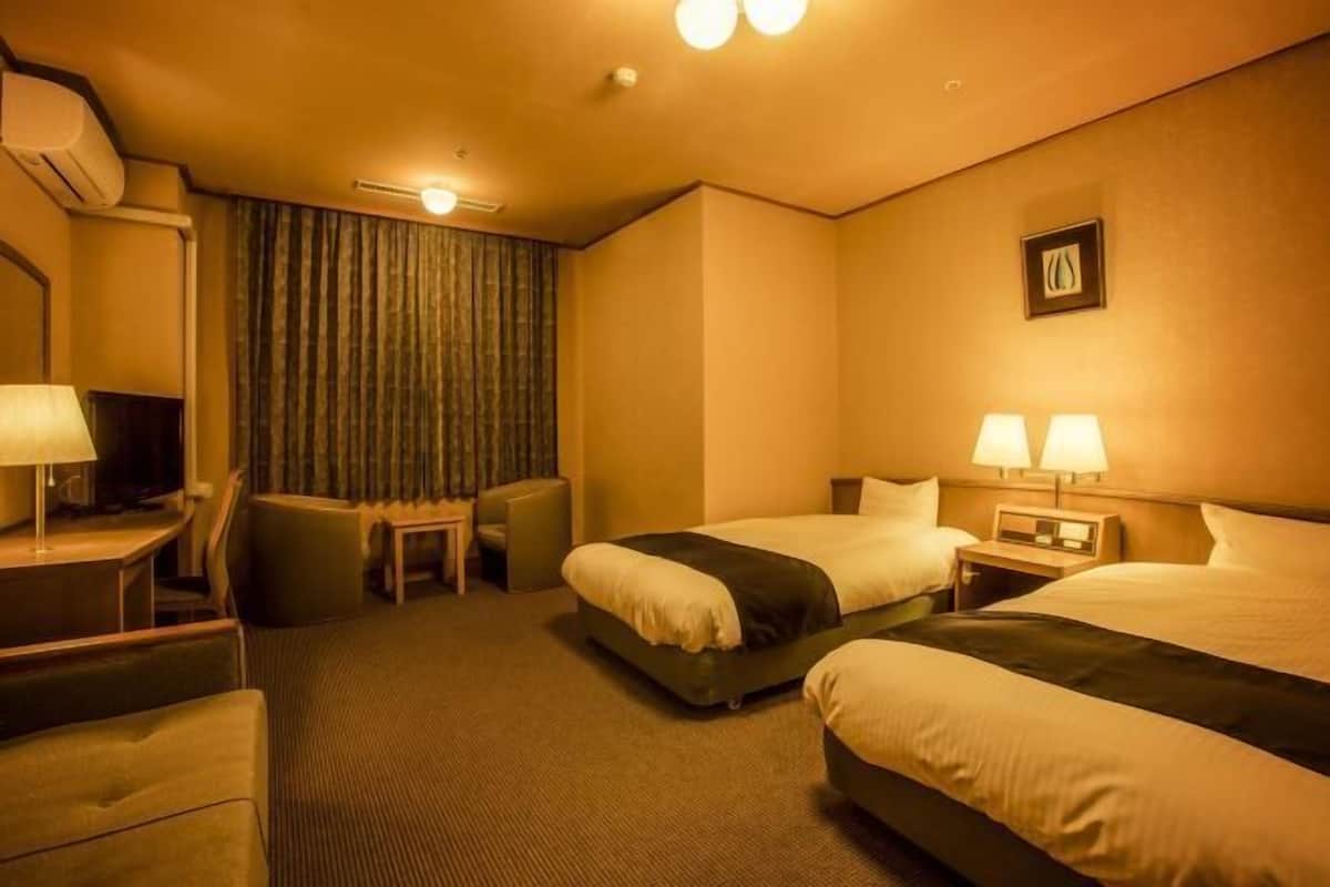 In-room safe, free WiFi