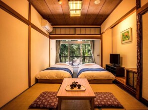 Economy-huone, tupakointi kielletty (Japanese Style, Japanese beds No Bath) | Tallelokero huoneessa, ilmainen Wi-Fi