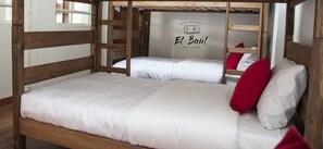 Dormitorio compartido (6 people) | Ropa de cama de alta calidad y edredones de plumas