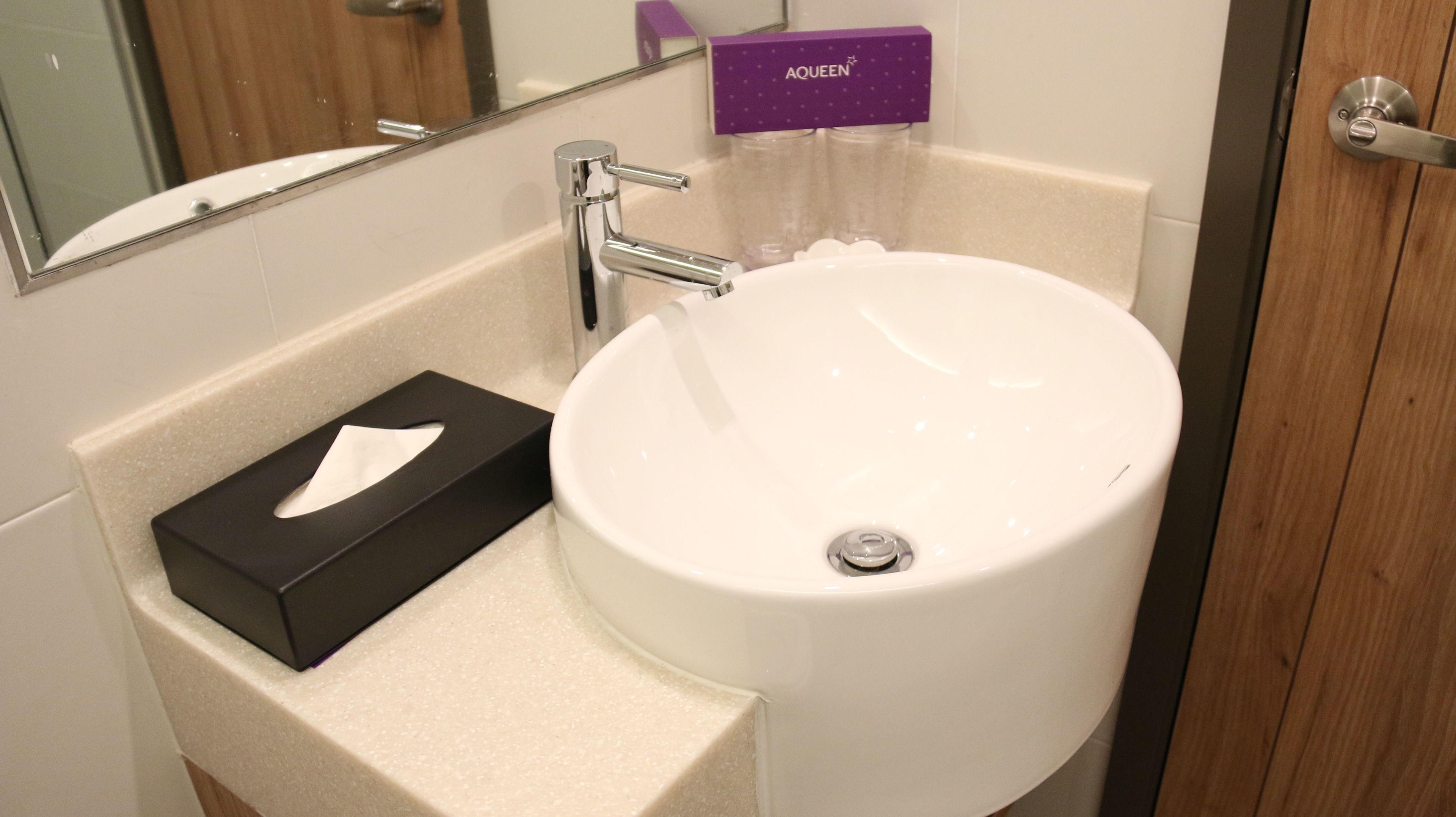 cozy room | bathroom sink