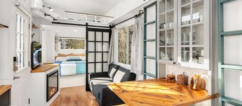 Craftsman Corridor - Free Parking - Fast WIFI - Near UW