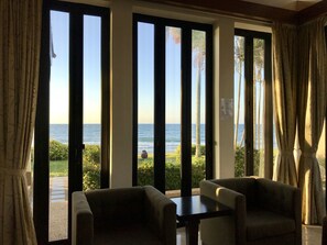 Living area - Sunset Seaview Beach Villas & Spa Suites at Nexus Karambunai (Kota Kinabalu)