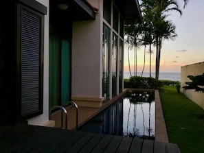 Outdoor pool - Sunset Seaview Beach Villas & Spa Suites at Nexus Karambunai (Kota Kinabalu)