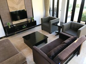 Villa, 2 Bedrooms, Private Pool, Ocean View | Ruang tamu | 40 inci televisyen skrin rata dengan kabel, TV 