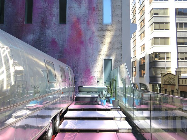Airstream + Benefits - HOTEL NO (Melbourne)