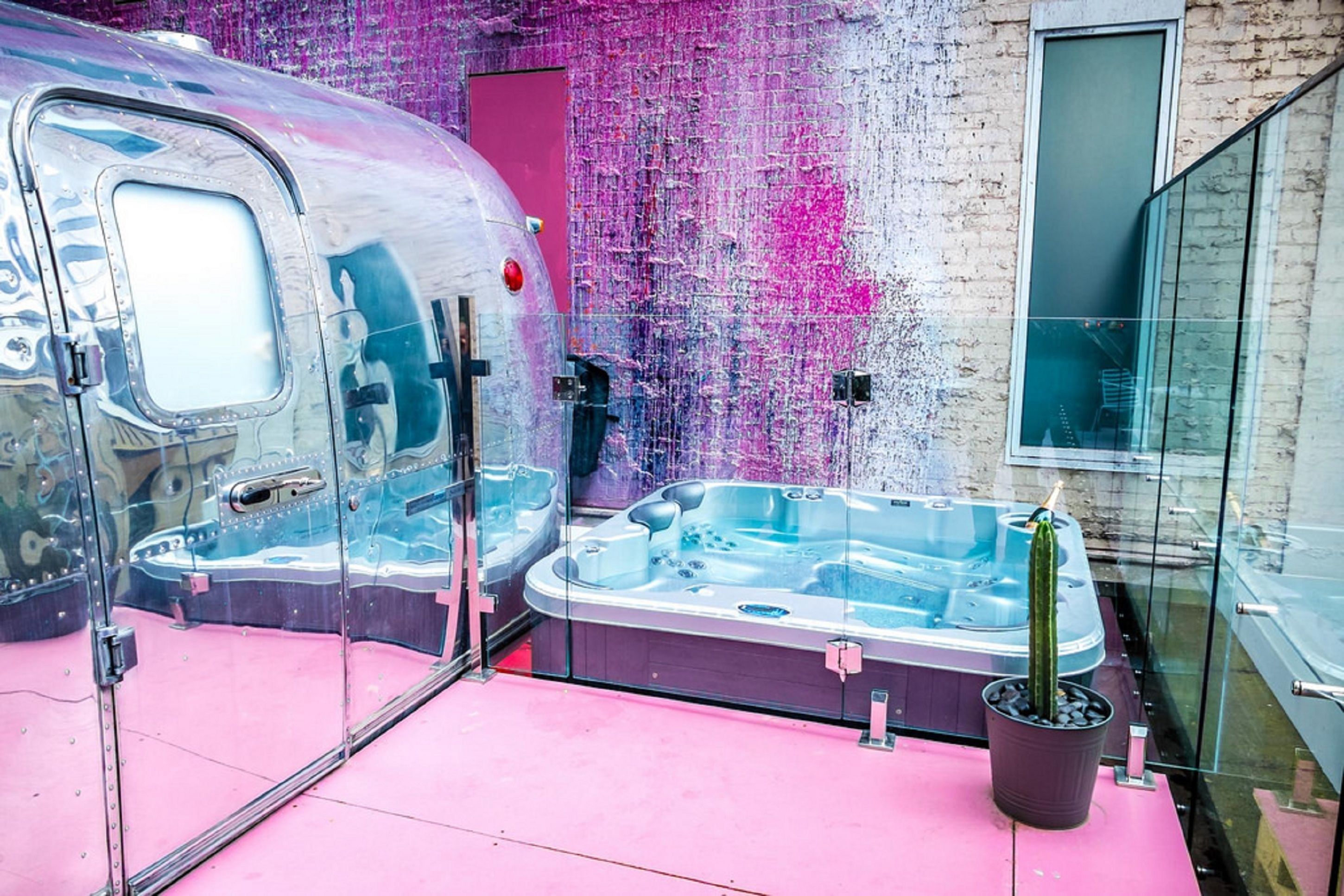Airstream + Benefits | Premium bedding, free minibar, blackout curtains, free WiFi
