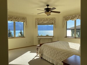 Deluxe House, Multiple Beds | 3 bedrooms, desk, blackout drapes, soundproofing - Front Row Townhouse (Seward)