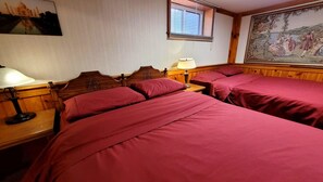 1 bedroom, desk, iron/ironing board, free WiFi