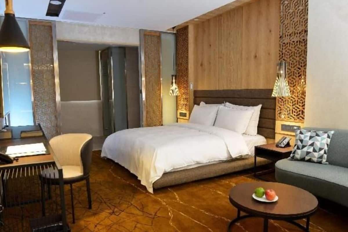 In-room safe, desk, blackout drapes, soundproofing