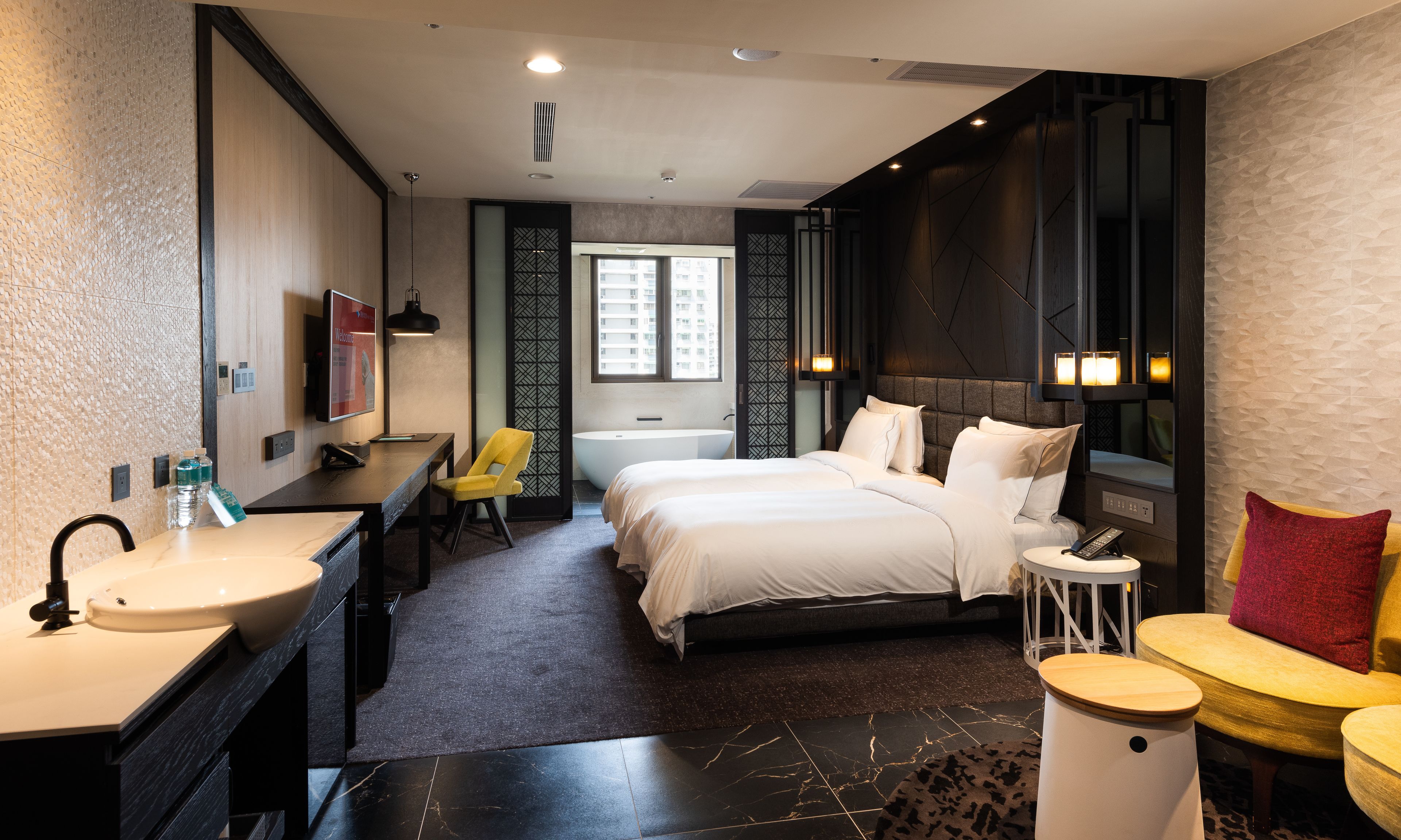 comfort twin room, 2 single beds | 1 bedroom, in-room safe, desk, blackout curtains