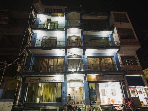 Front of property – evening/night