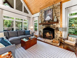 TV connectée, cheminée