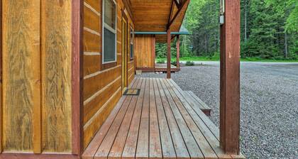Hungry Horse Cabin: Deck, Fire Pit, Near Glacier!