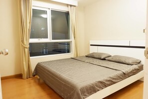 One Bedroom Apartment | 1 bedroom, desk, blackout drapes, iron/ironing board - J.J Belle Condo in Bangkok (Bangkok)