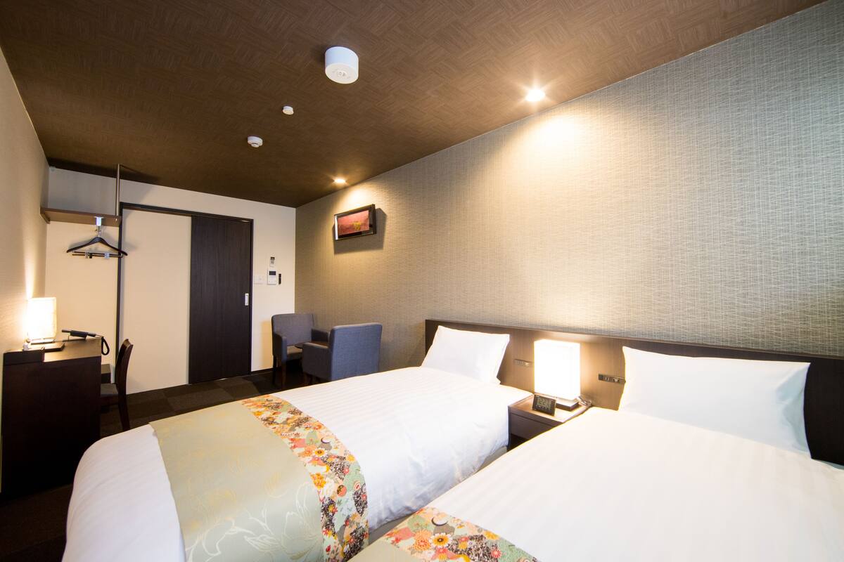 1 chambre, coffre-fort, bureau, système d’insonorisation