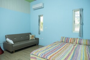 Comfort Double Room, 1 Bedroom | Desk, soundproofing, free wired internet, bed sheets - Urarakana B&B (Gongguan)