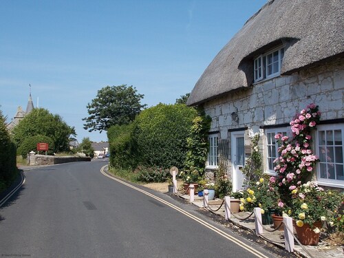 Whitestones -  a bungalow that sleeps 7 guests  in 3 bedrooms
