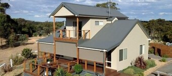 Bung Bong Hill Cottage