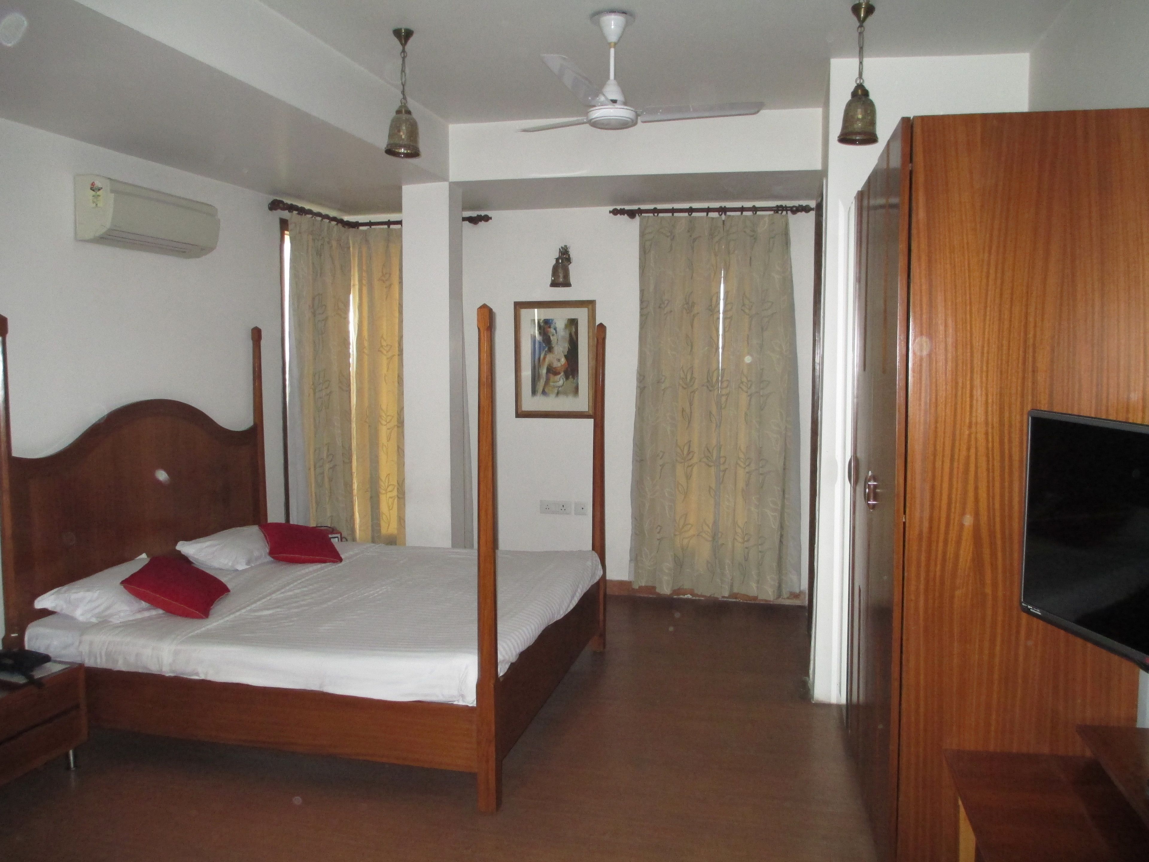 Photo - East End Retreat