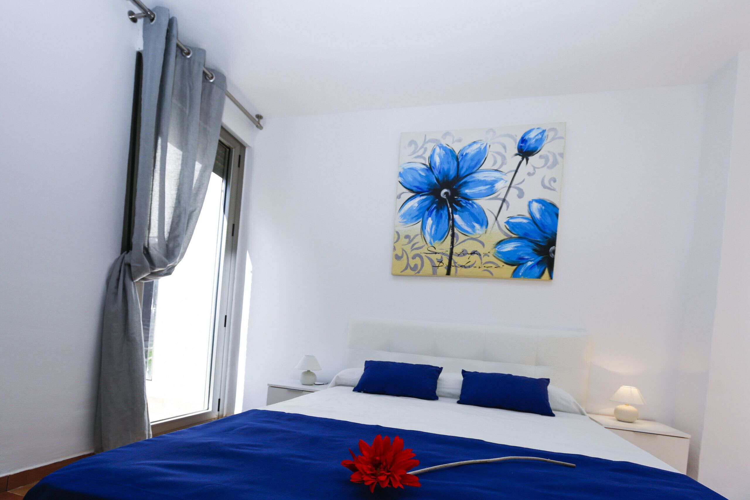 4 slaapkamers, een strijkplank/strijkijzer, gratis wifi, beddengoed