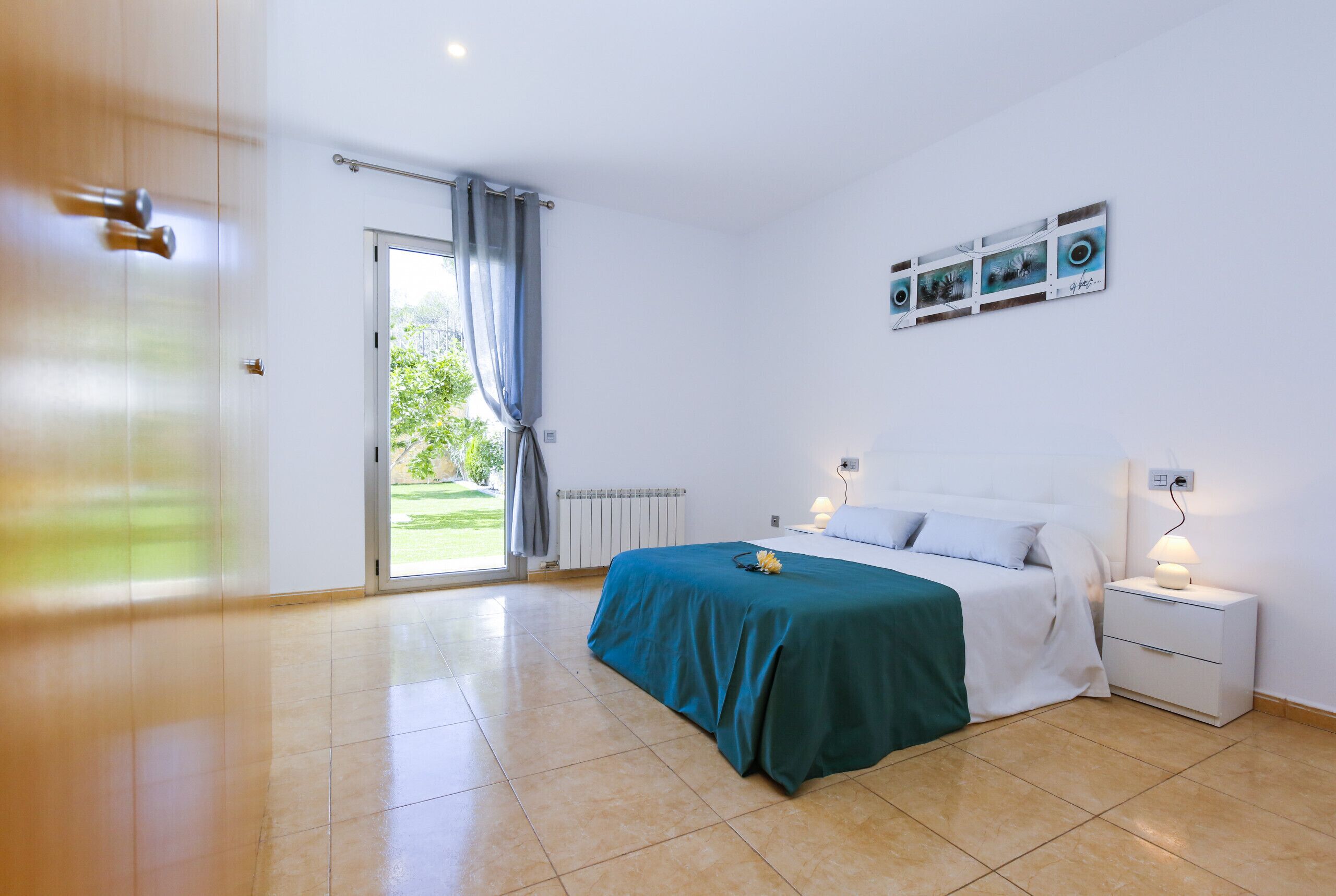 4 dormitorios, tabla de planchar con plancha, wifi gratis y ropa de cama
