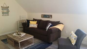 Smart TV, fireplace, DVD player, books