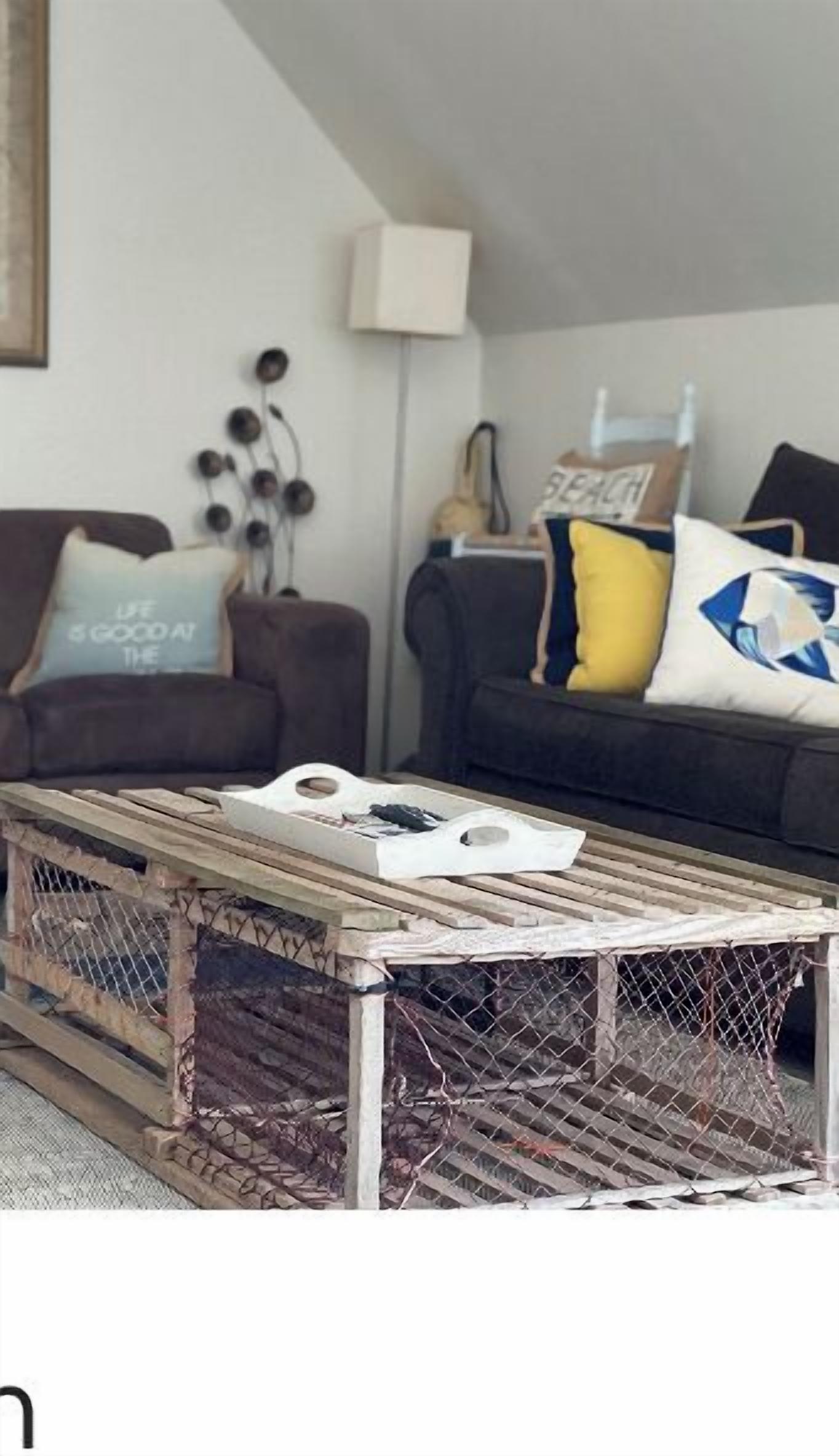 Smart TV, fireplace, DVD player, books