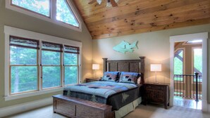 4 habitaciones, tabla de planchar con plancha, wifi y ropa de cama 