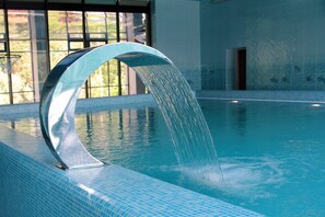Indoor pool - Orchestra Oka Spa Resort (Baskachi)