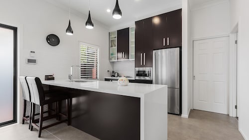 Chic 2 Bedroom Keilor